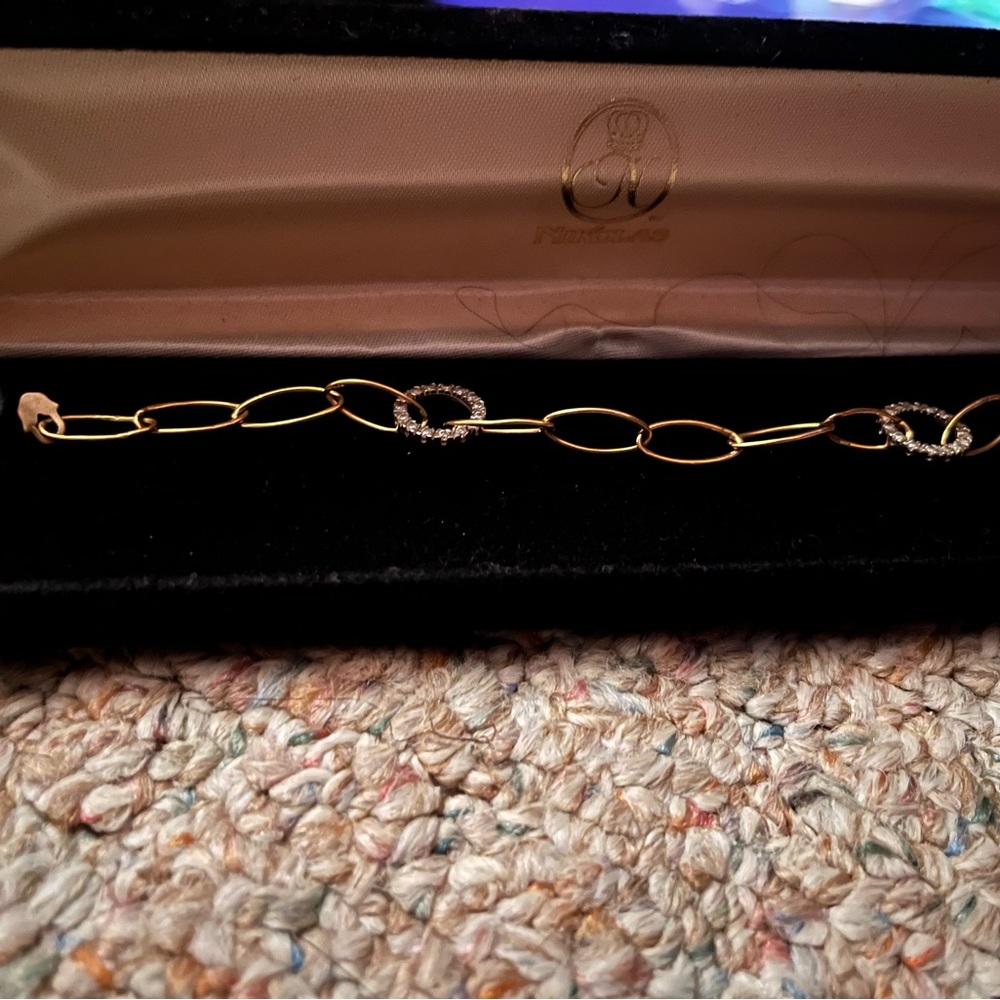 Nikolas gold bracelet